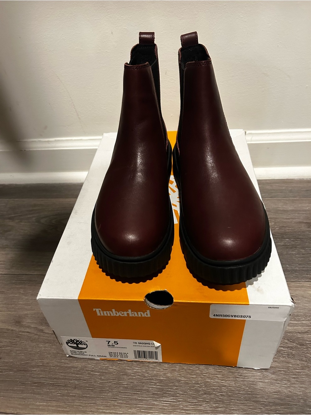 Timberland Chelsea Boots - Wine with Black Sole - Picture 2 of 3